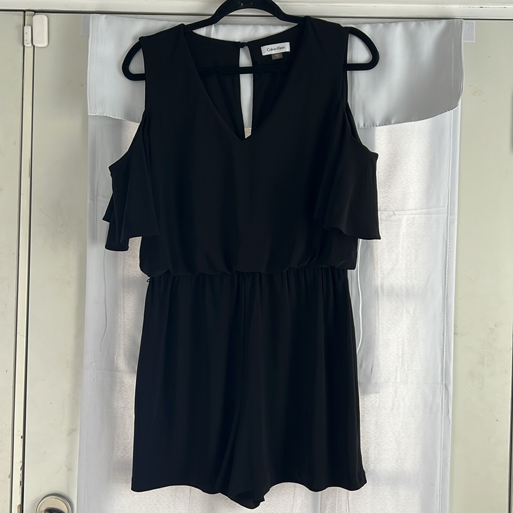 Calvin Klein Romper Shorts Womens Size 12 Black Short Sleeve Cold Shoulder EUC - Picture 3 of 9